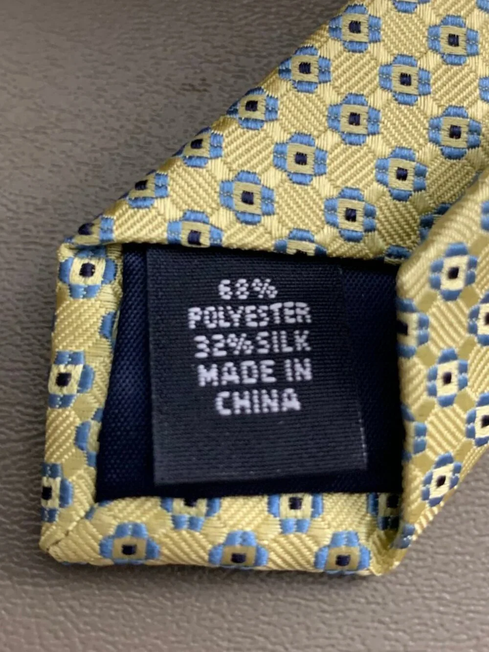 Tommy Hilfiger Men's 3'' Polyester Blend Neck Tie, Yellow Arvin Medallion Floral